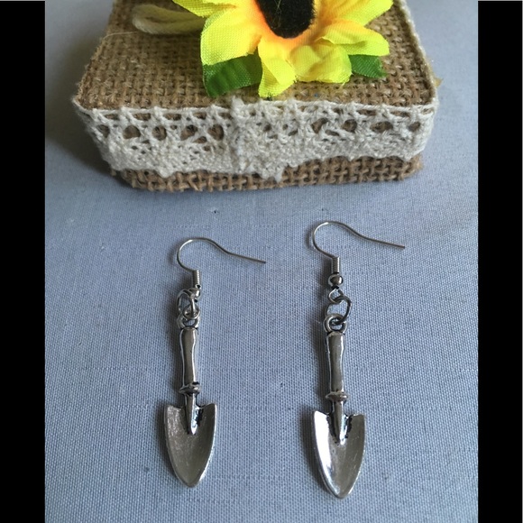 Shovel Earrings - Picture 2 of 4